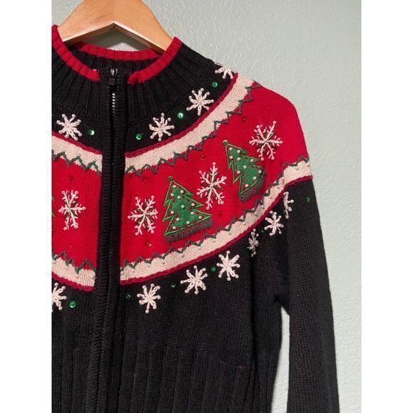 Vintage Tiara International Women’s Red and Black Christmas Sweater - Picture 4 of 8